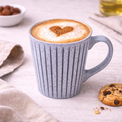 Taza de cerámica azul grisácea con líneas verticales - 8x10,7cm